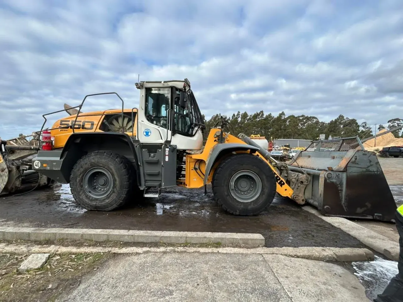 Liebherr L550 wheel loader at an Australian equipment yard